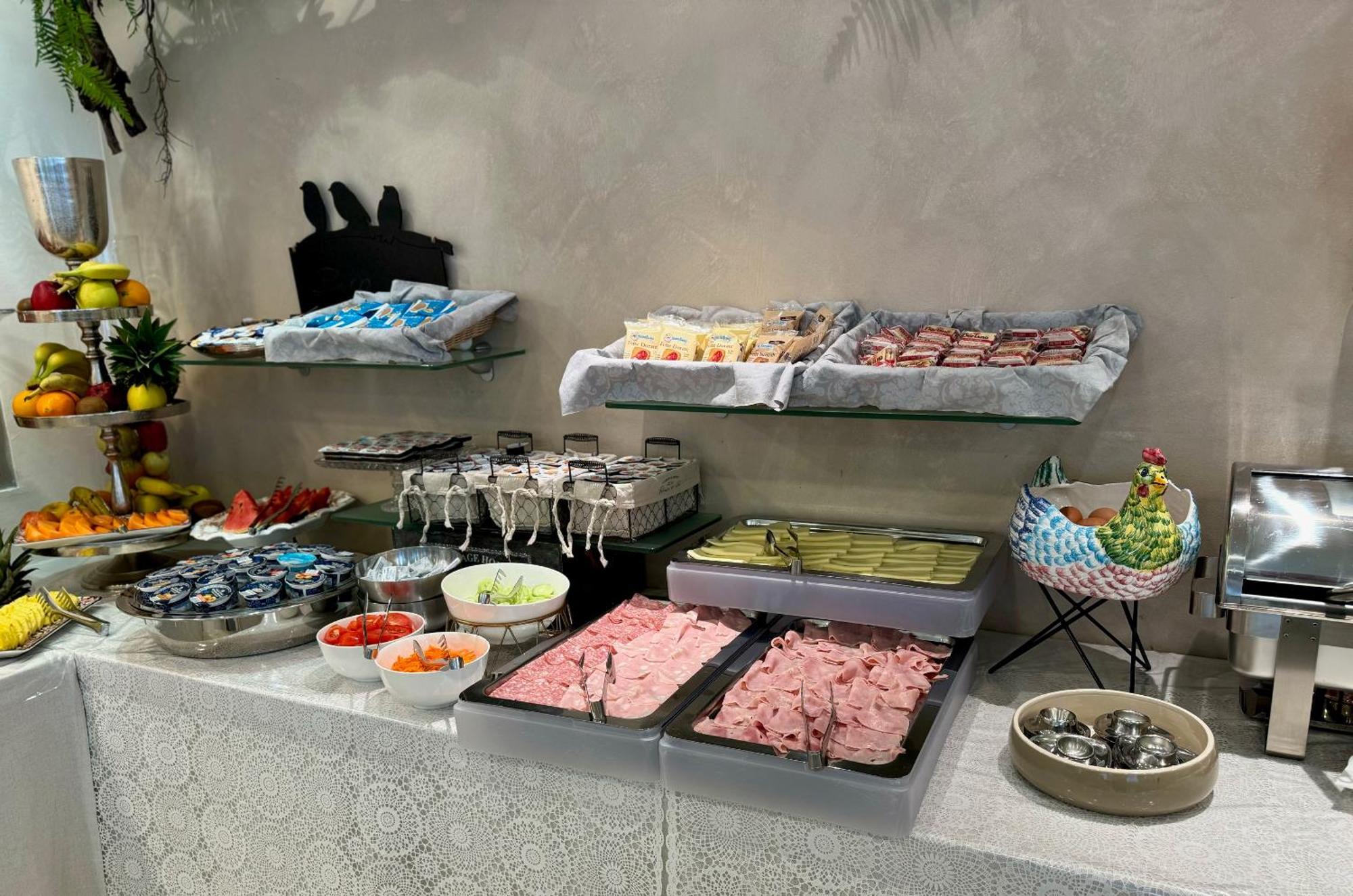 卡斯蒂丽欧内酒店 利尼亚诺萨比亚多罗 外观 照片